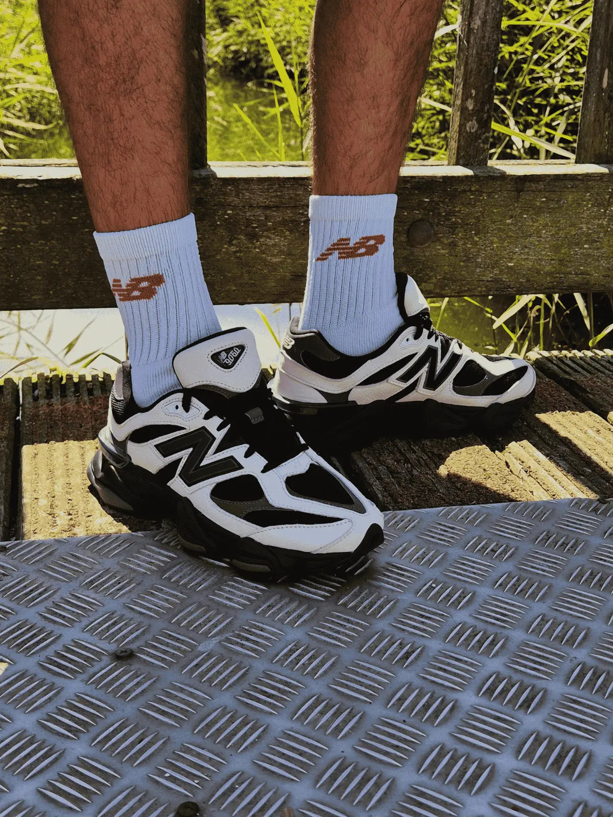 [mobile] New Balance 9060 'Off White Black' Bridge